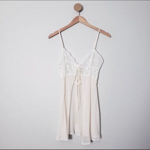 {SOLD} VICTORIA'S SECRET Silk & Lace Babydoll Slip